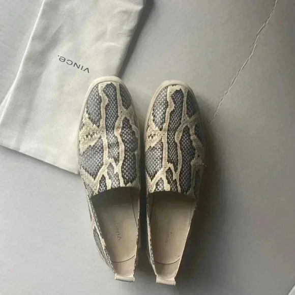 Vince Saxon Snakeskin Embossed Leather Platform - Picture 9 of 12